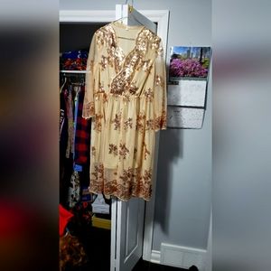 Gold embellished long sleeved dress. Size XL. V-Neck, lined.